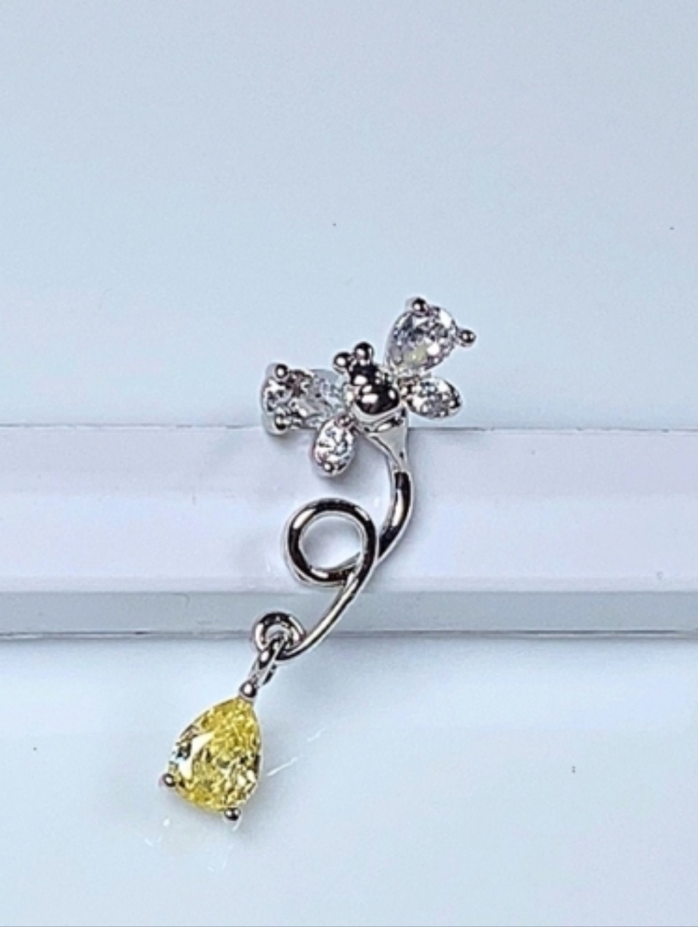 L shaped nose ring - Picture 5 of 10